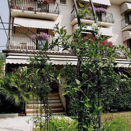 Hotel Marina Torri Del Benaco Buitenkant foto