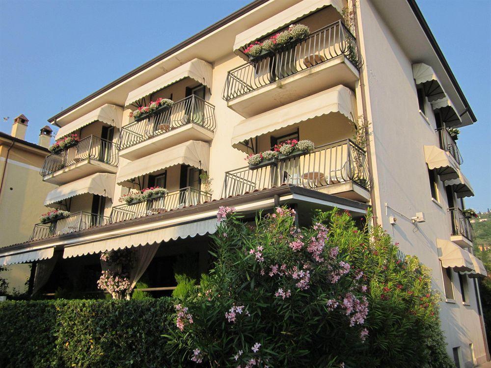 Hotel Marina Torri Del Benaco Buitenkant foto