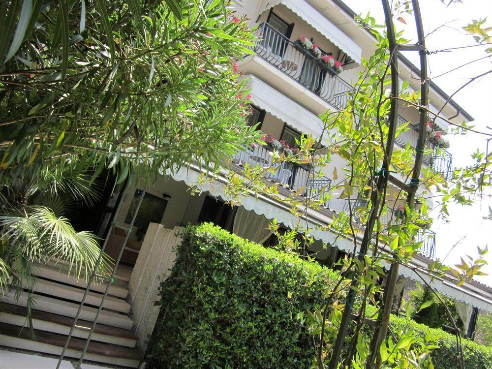 Hotel Marina Torri Del Benaco Buitenkant foto