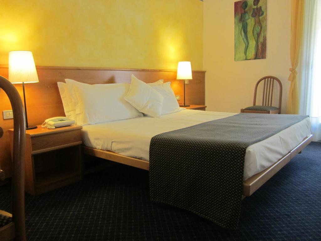 Hotel Marina Torri Del Benaco Kamer foto