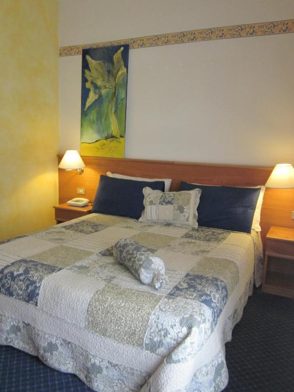 Hotel Marina Torri Del Benaco Kamer foto