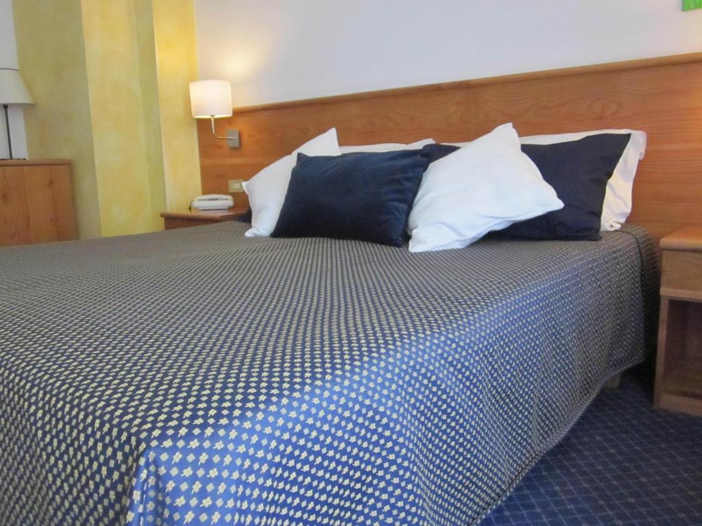 Hotel Marina Torri Del Benaco Kamer foto