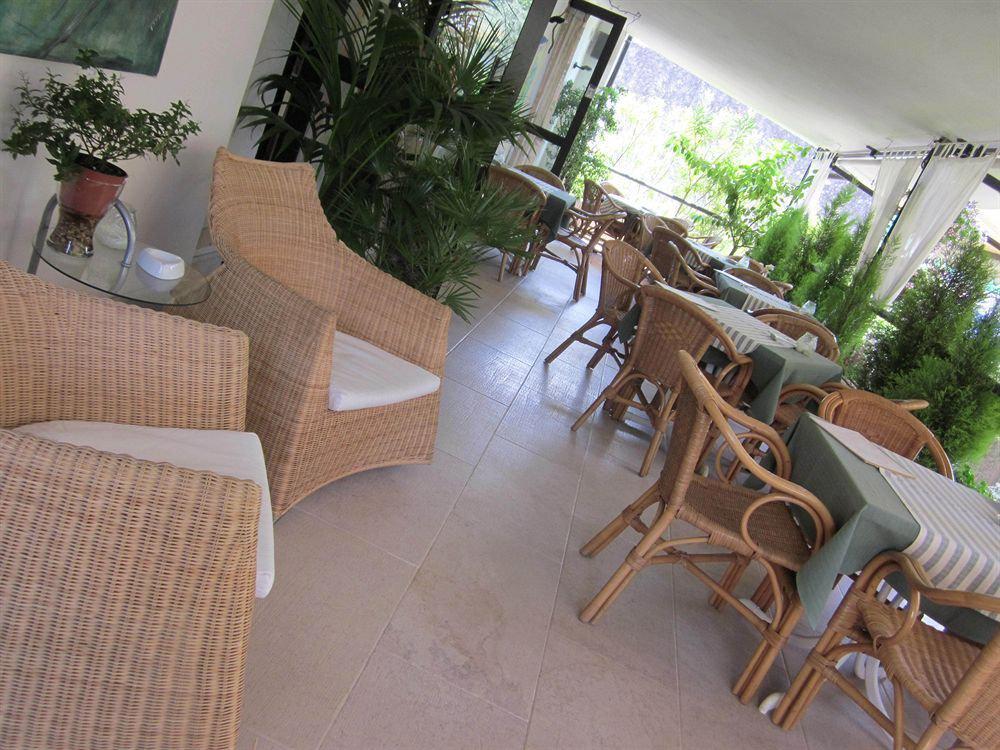 Hotel Marina Torri Del Benaco Buitenkant foto